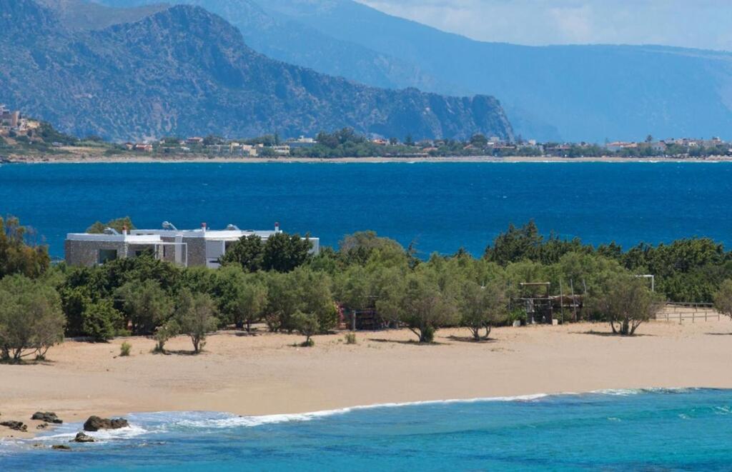 Cedar Bay Beachside Villas Paleohóra Kültér fotó